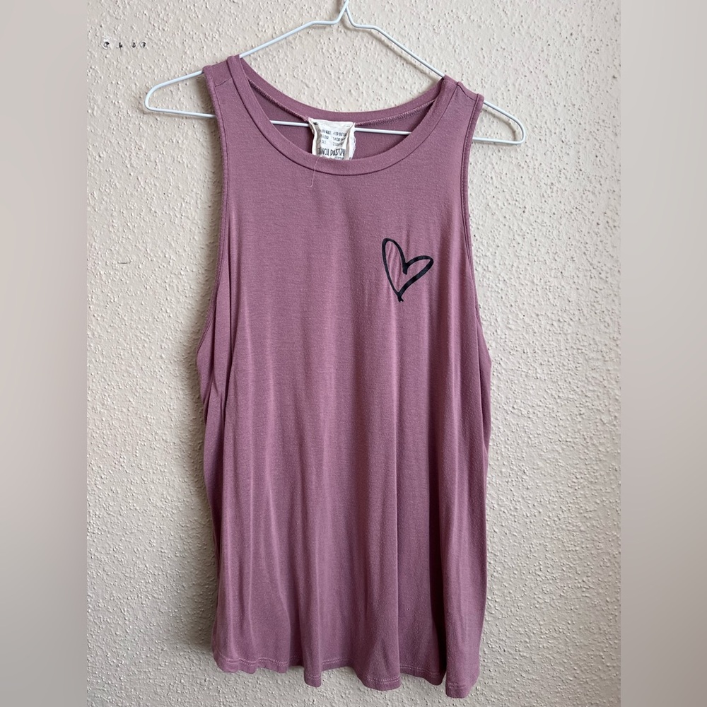 Tank Tops - Picture 4 of 7